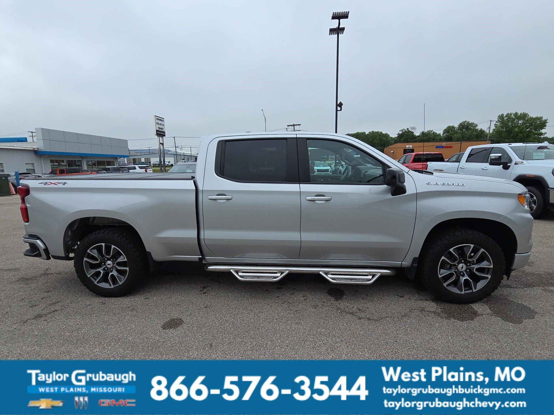 Used 2022 Chevrolet Silverado 1500 RST w/ Convenience Package II AWD/4WD image 11