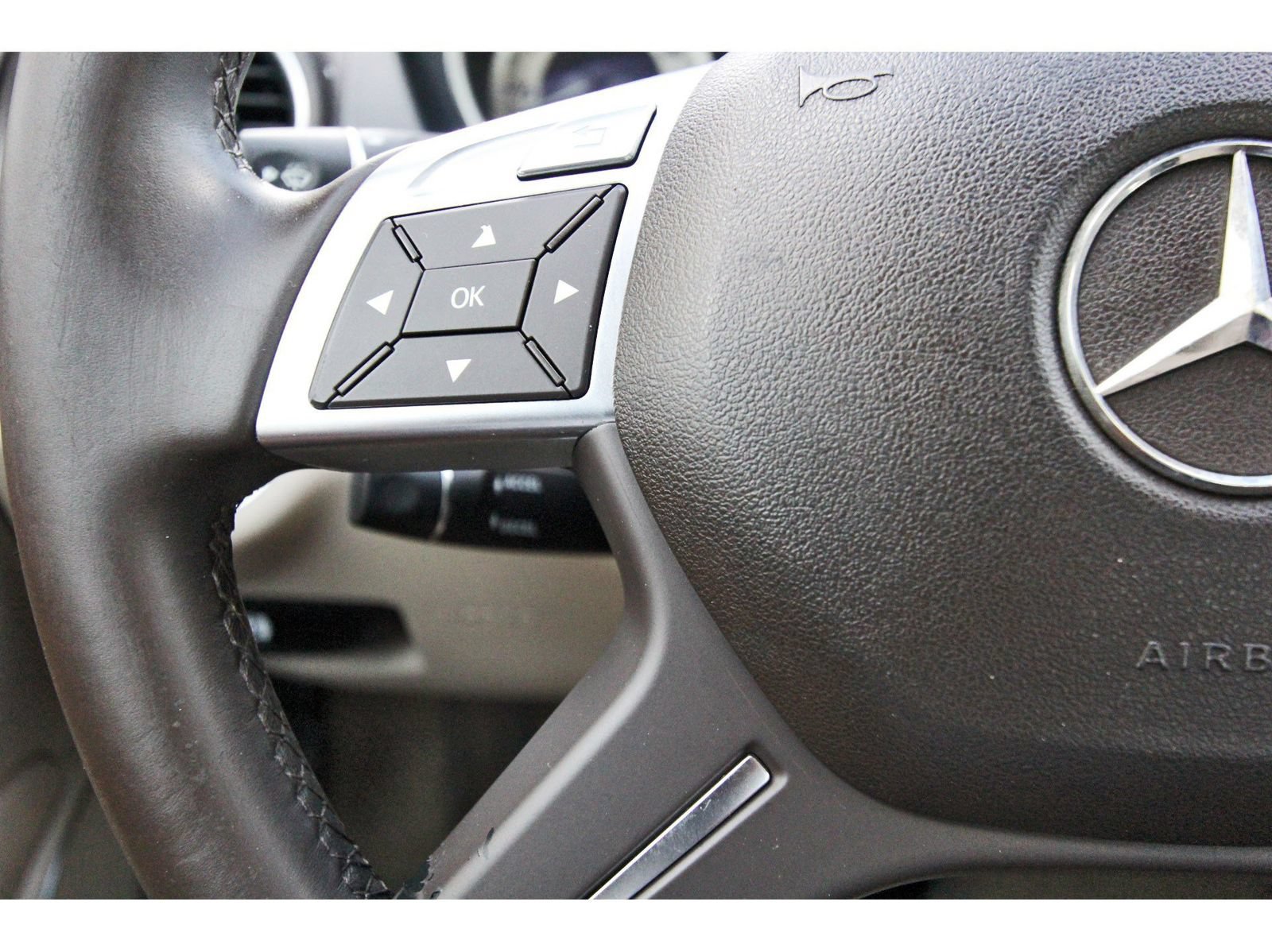 Used 2013 Mercedes-Benz C 250 Sedan image 19