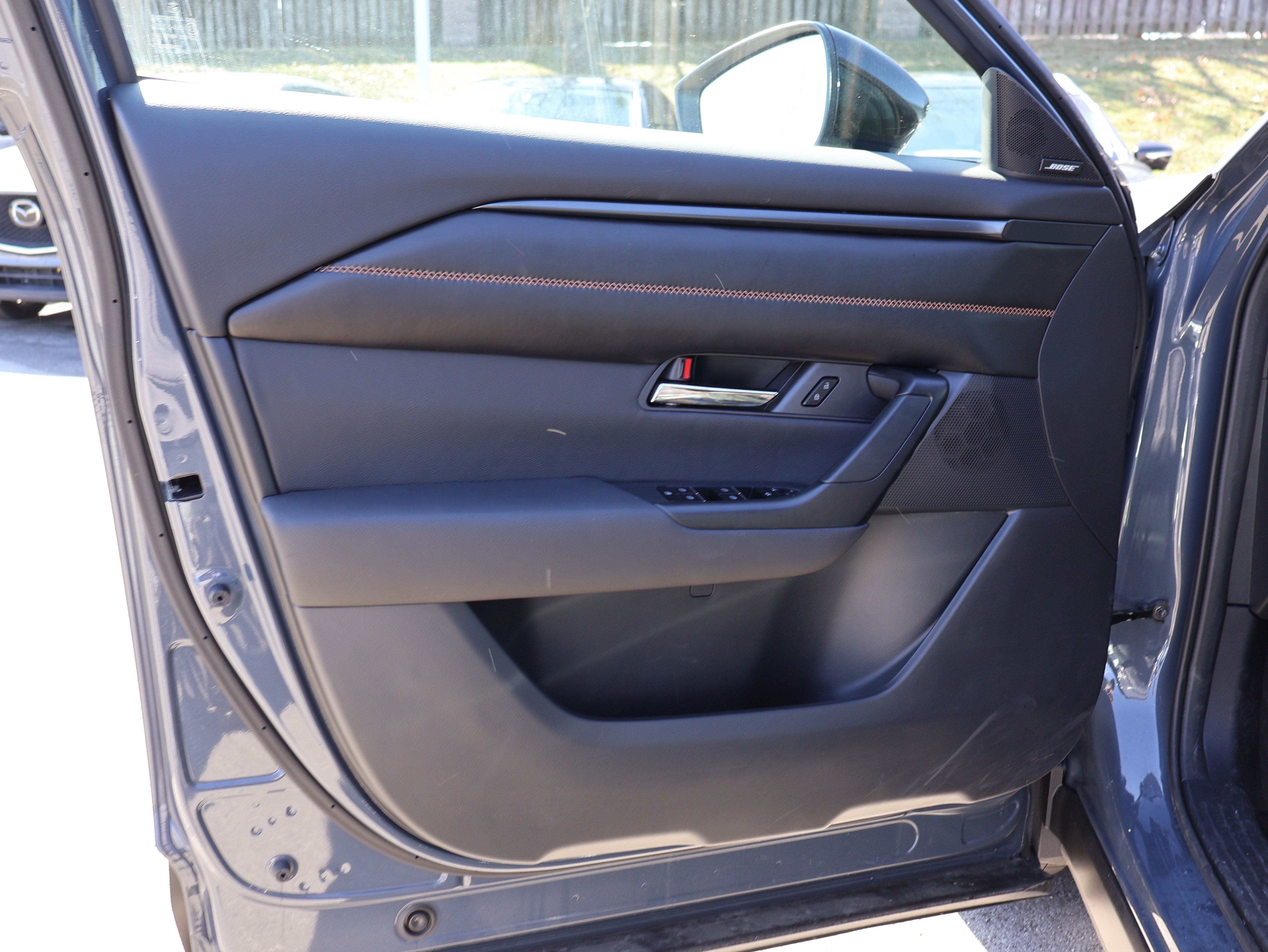 Certified 2025 MAZDA CX-50 2.5 Hybrid w/ Premium Plus Pkg image 23