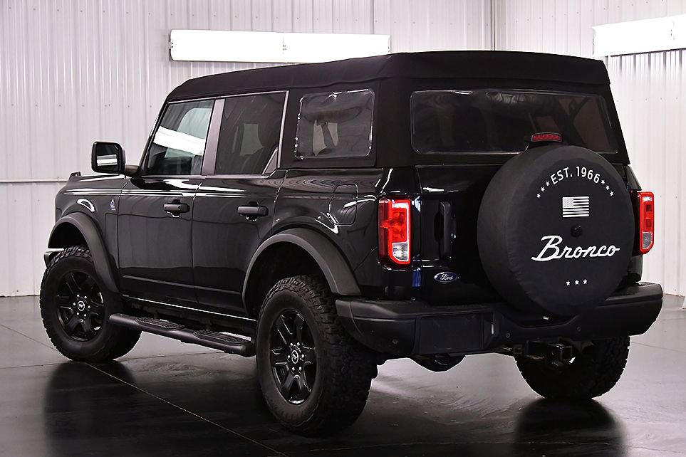 Used 2023 Ford Bronco Black Diamond image 5