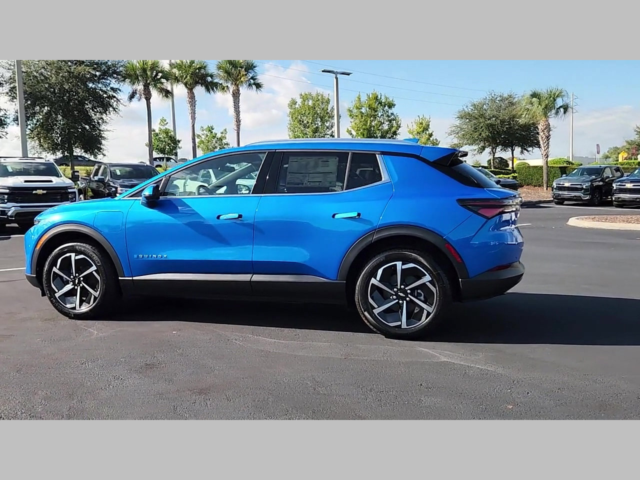 New 2026 Chevrolet Equinox EV LT image 17