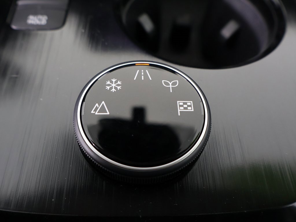 Used 2022 Nissan Rogue SV image 4