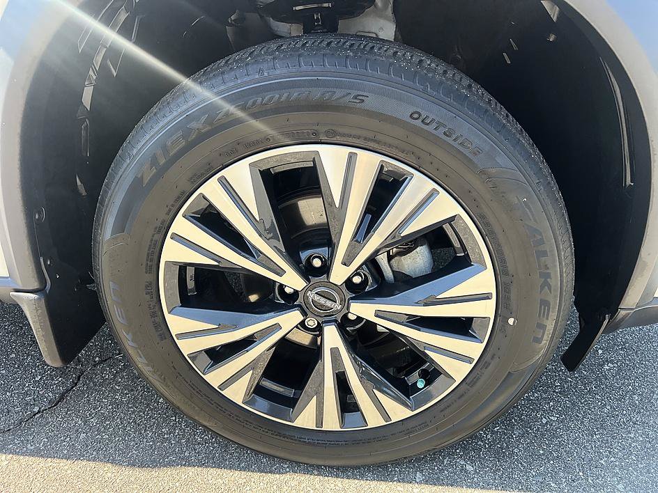 Certified 2023 Nissan Rogue SV w/ SV Premium B Package FWD image 12