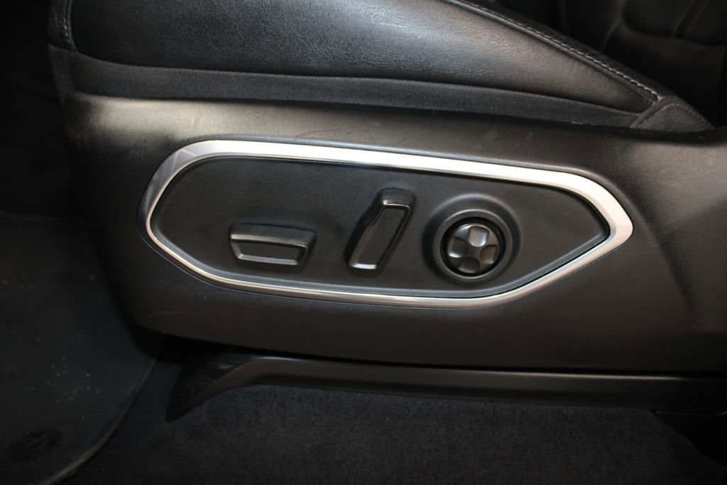 Used 2023 Jeep Wagoneer L Series III w/ Preferred Equipment Group image 19