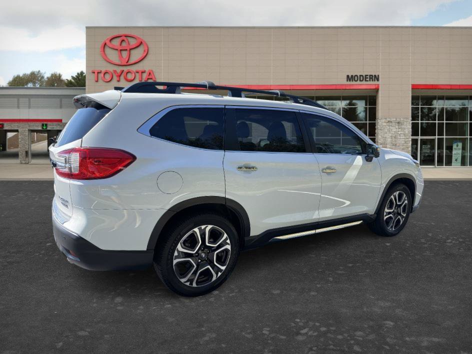 Used 2023 Subaru Ascent Touring AWD/4WD image 5