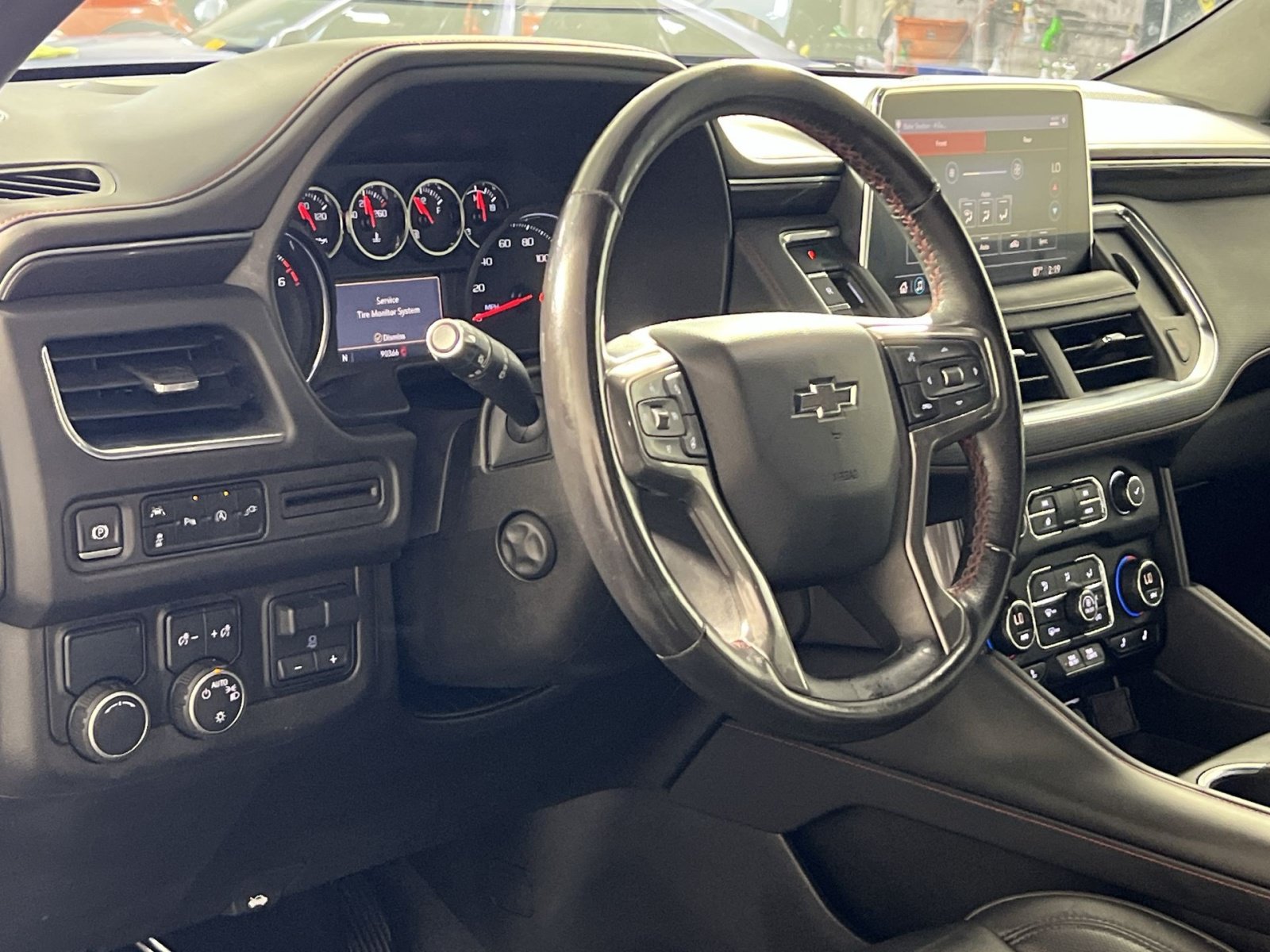 Used 2021 Chevrolet Tahoe RST w/ Luxury Package RWD image 16
