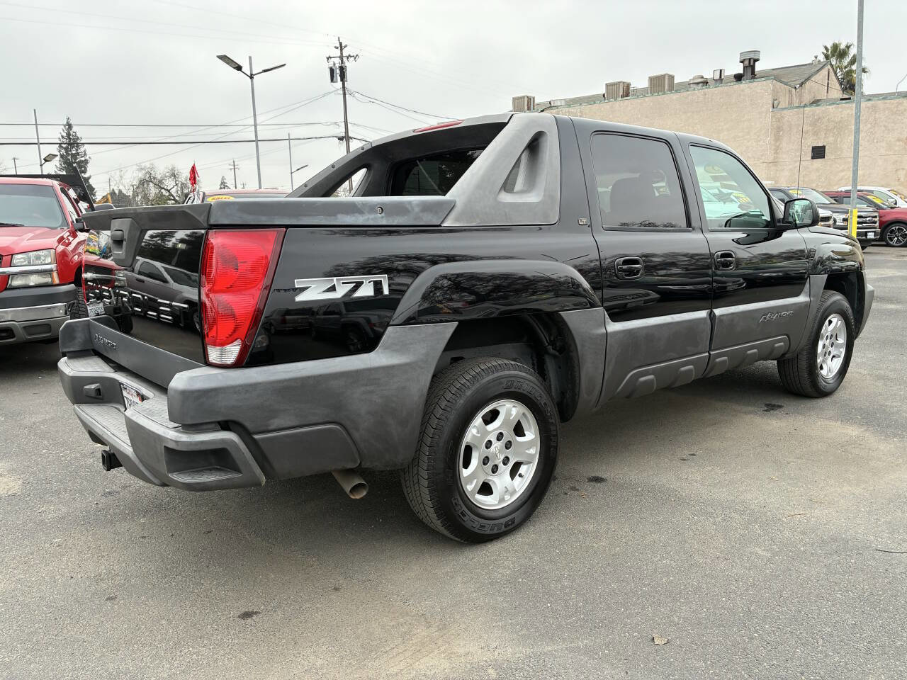 Used 2005 Chevrolet Avalanche Z71 w/ Sun And Sound Package image 2