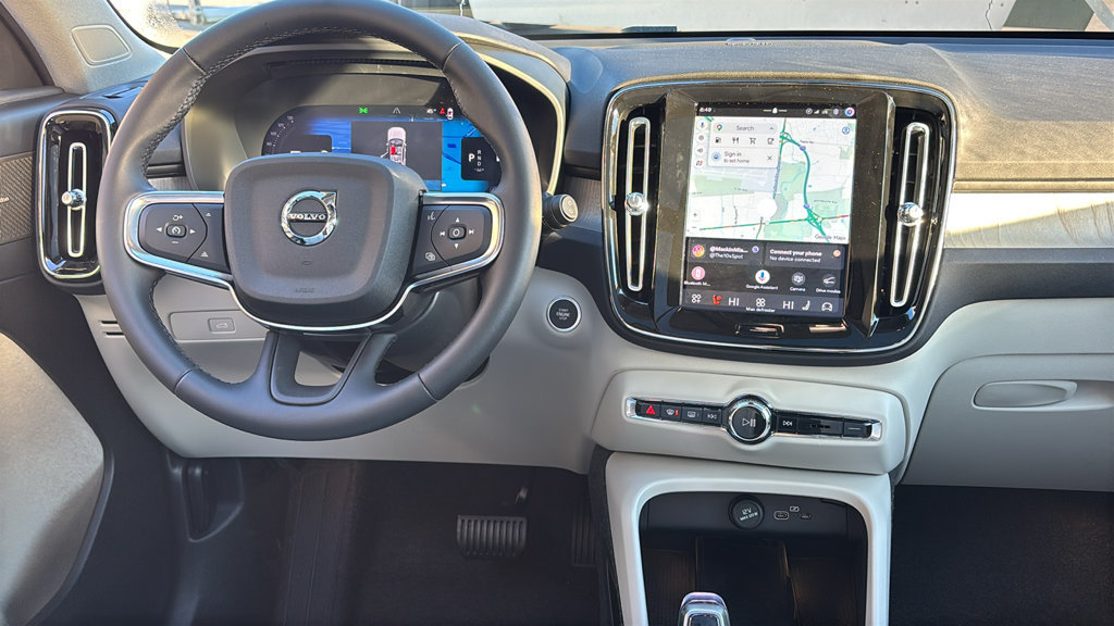 New 2026 Volvo XC40 B5 Plus w/ Protection Package Premier AWD/4WD image 7