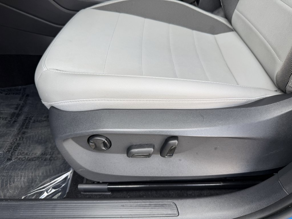 Used 2022 Volkswagen Taos SE w/ Panoramic Sunroof Package image 30