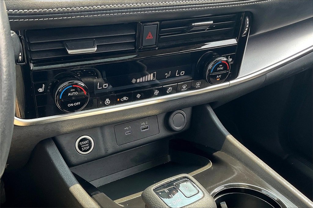 Used 2021 Nissan Rogue SV w/ Premium Package image 10