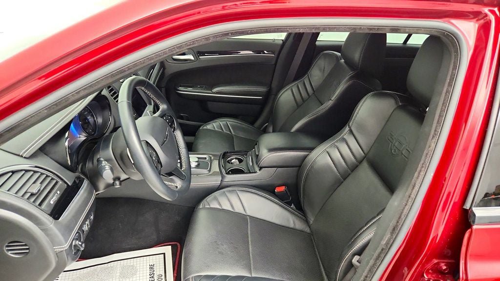 Used 2023 Chrysler 300 C RWD image 23