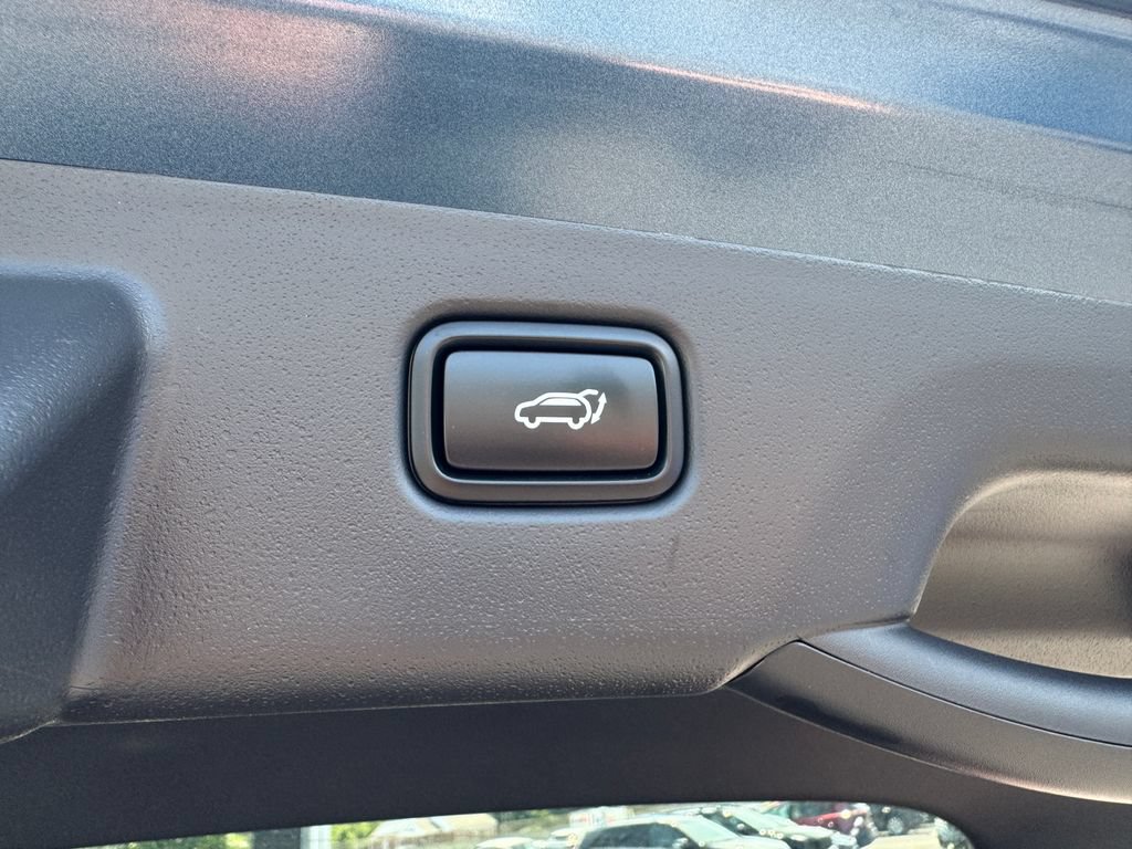 Used 2023 Kia Niro SX Touring FWD image 36