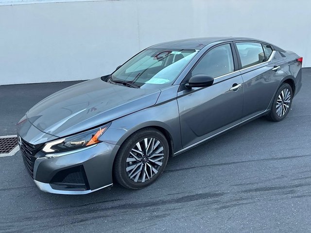 Used 2024 Nissan Altima 2.5 SV FWD image 17