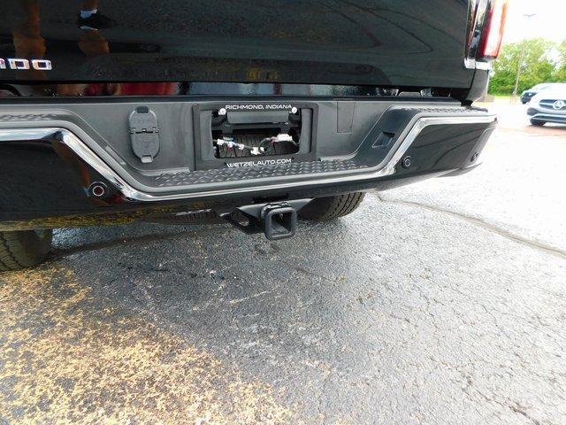 Used 2025 Chevrolet Colorado Z71 w/ Z71 Convenience Package 2 image 5