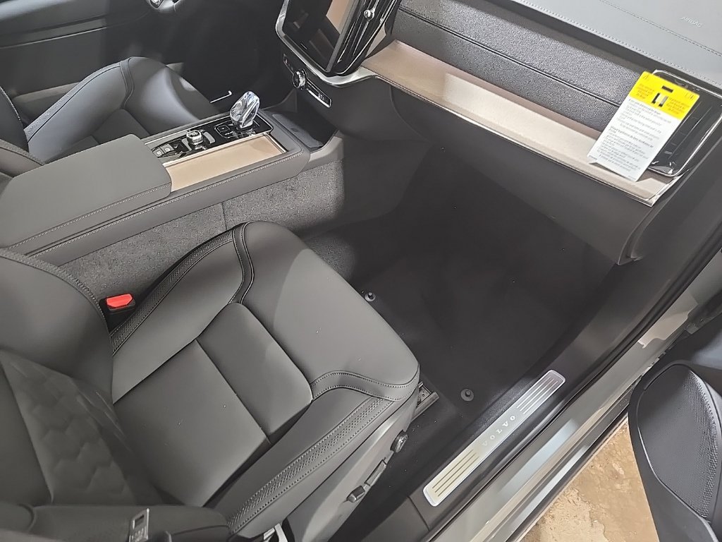 New 2026 Volvo XC90 B6 Plus w/ Protection Package Premier AWD/4WD image 21
