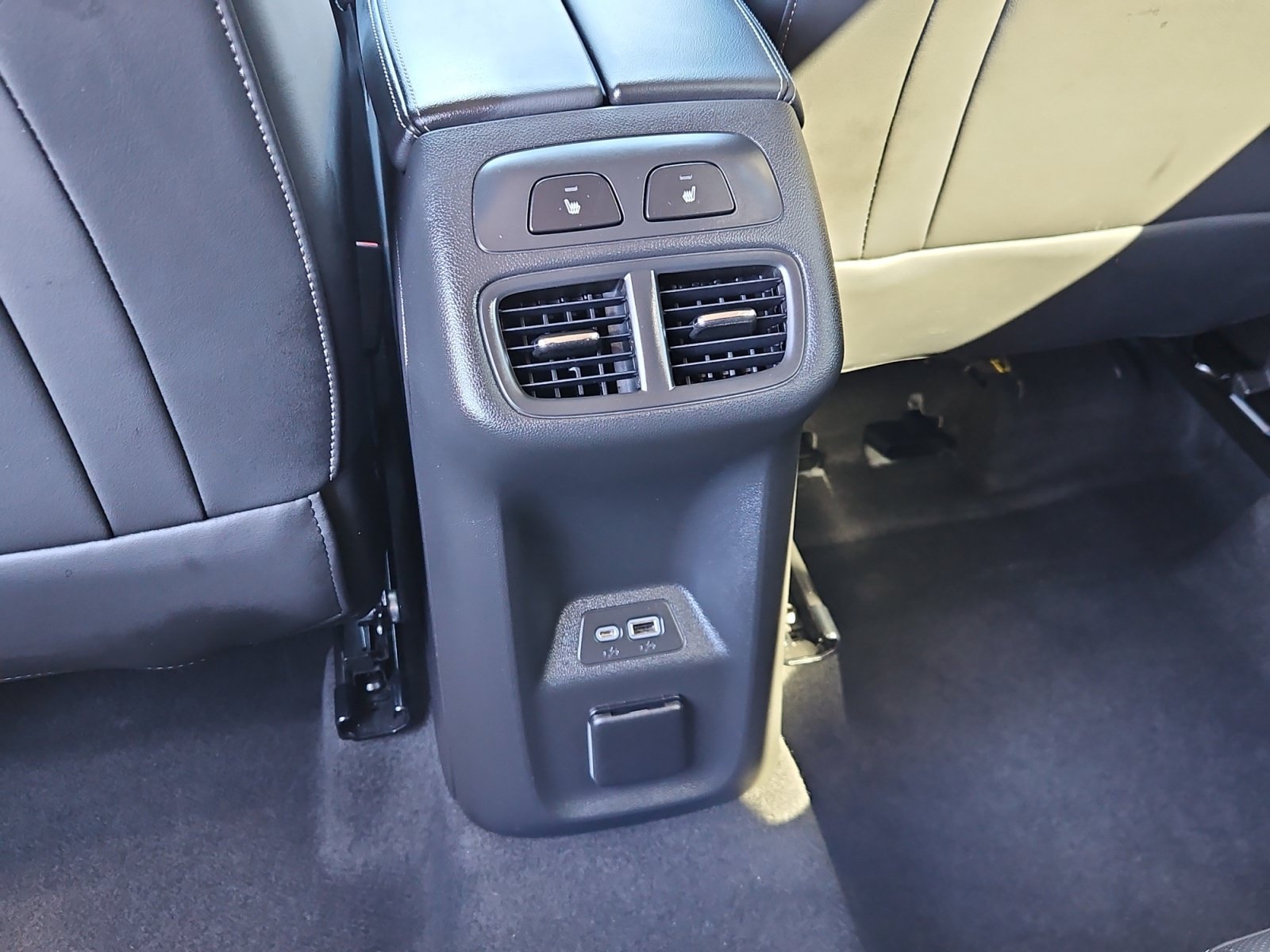 Used 2023 Buick Envision Avenir AWD/4WD image 13