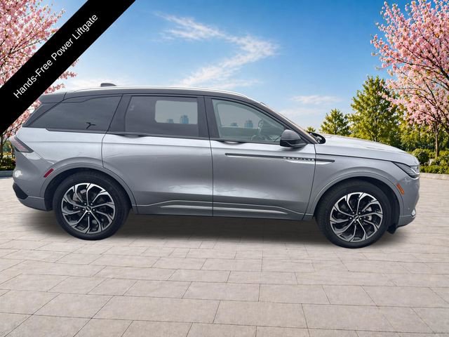 Used 2024 Lincoln Nautilus Reserve w/ Equipment Group 203A AWD/4WD image 9