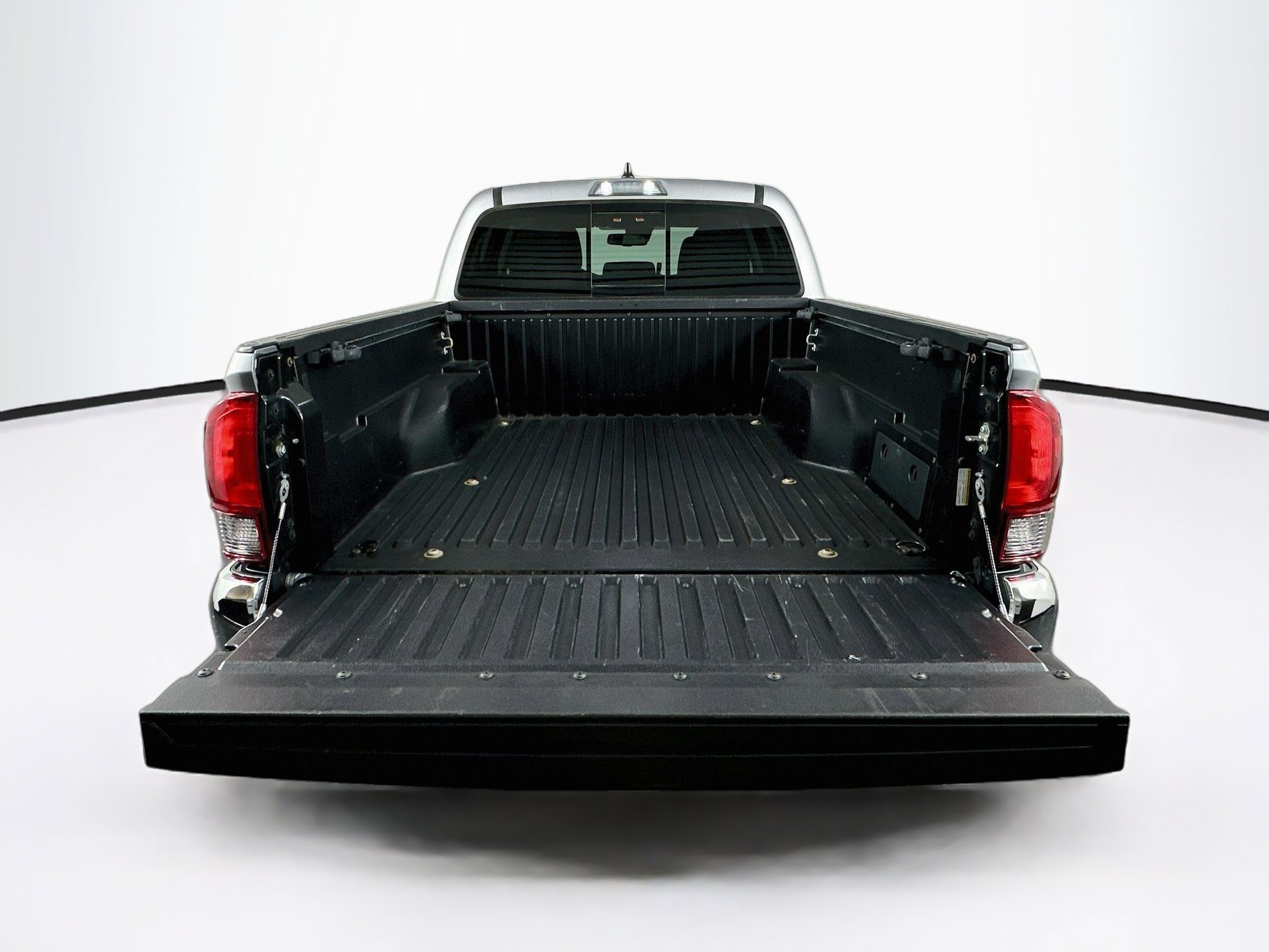 Used 2020 Toyota Tacoma SR5 AWD/4WD image 27