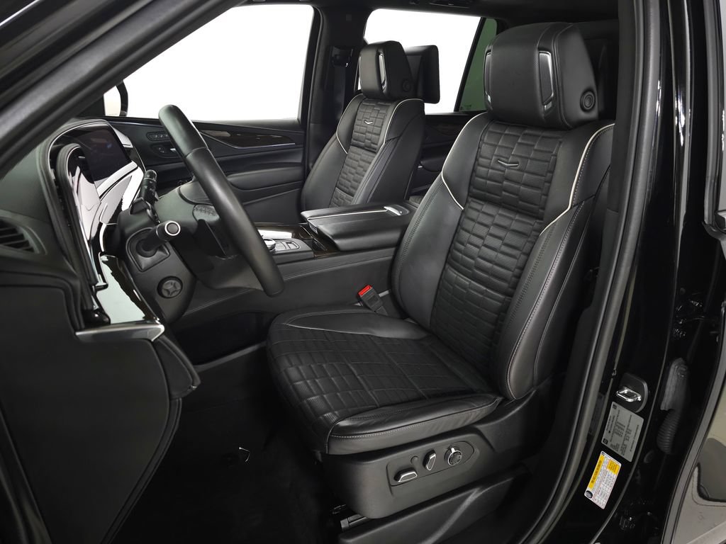 Certified 2024 Cadillac Escalade Sport Platinum w/ LPO, ONYX Package AWD/4WD image 18