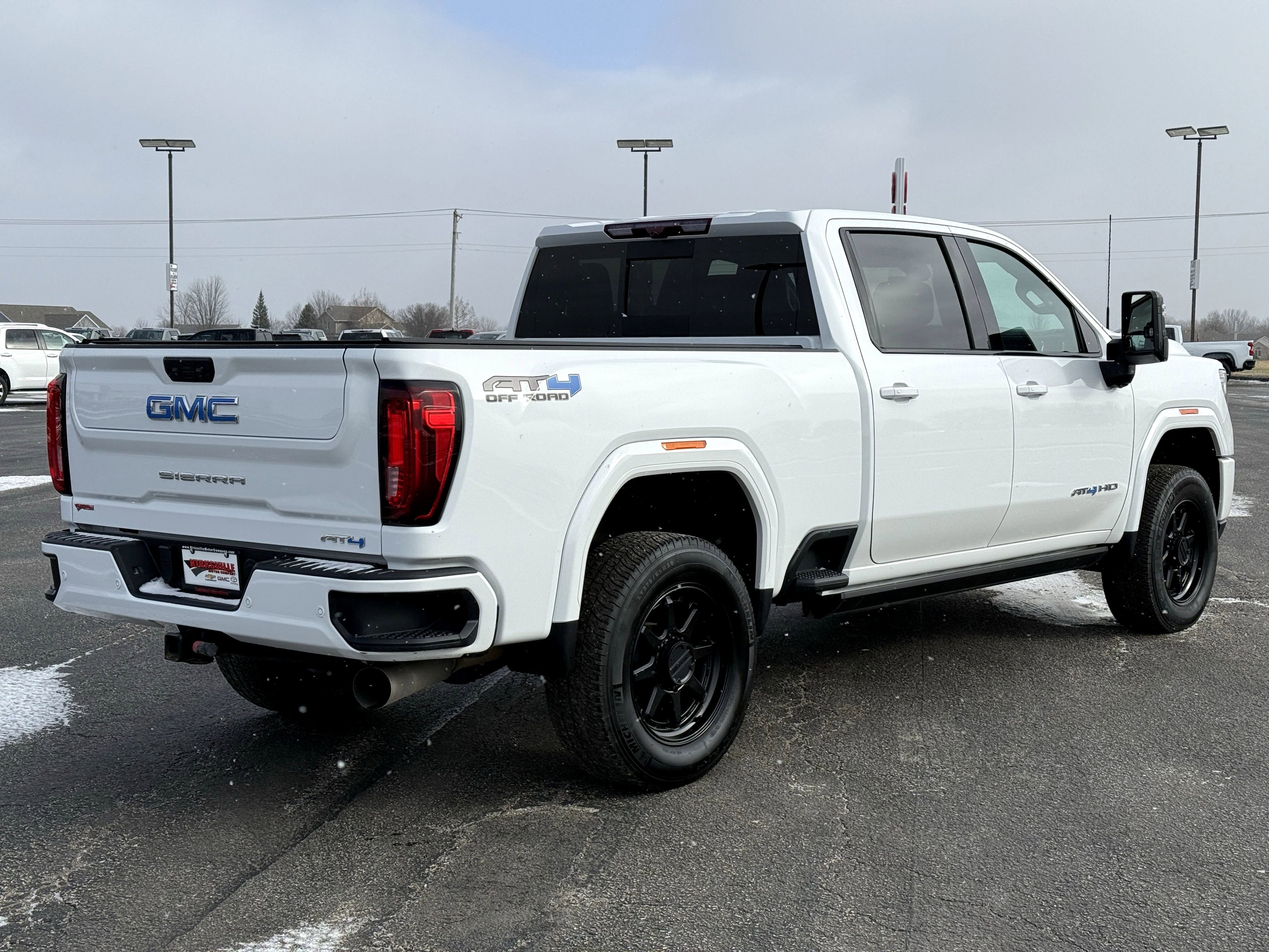 Used 2023 GMC Sierra 2500 AT4 w/ AT4 Premium Plus Package image 3