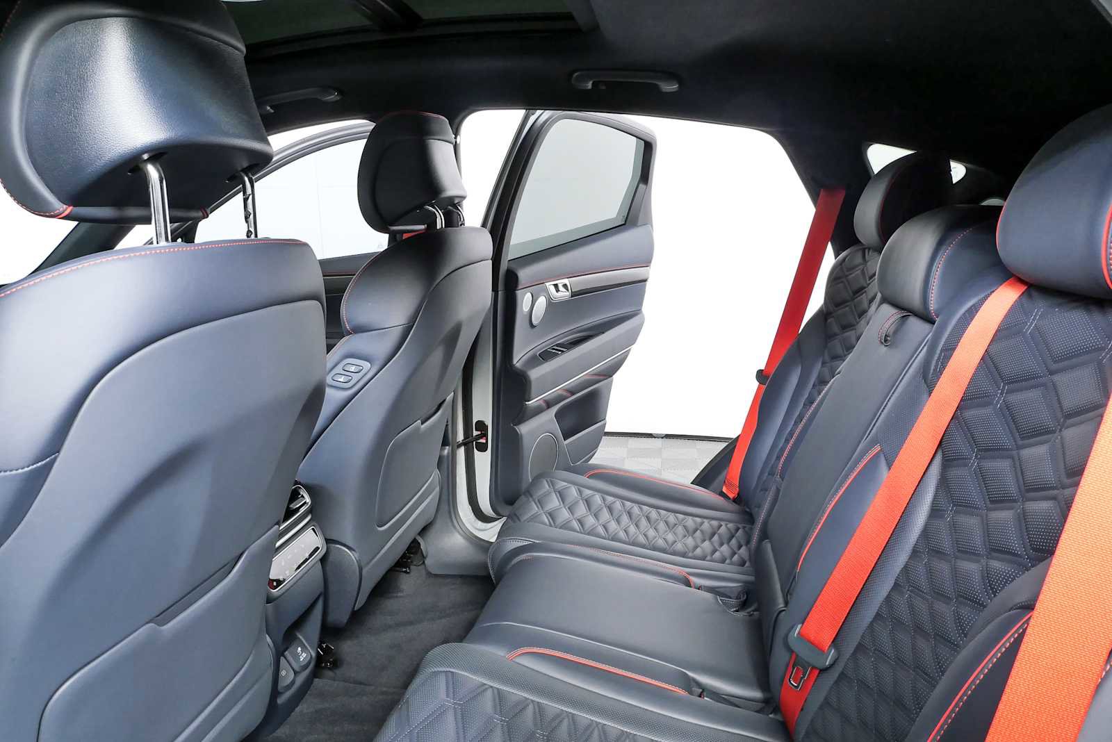 Used 2025 Genesis GV80 3.5T e-SC AWD/4WD image 22