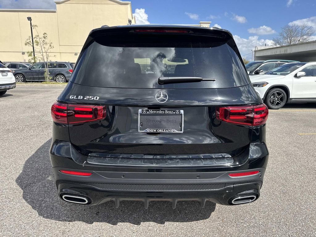 Used 2025 Mercedes-Benz GLB 250 image 6