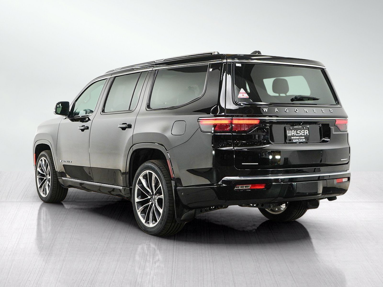 Used 2023 Jeep Wagoneer Series III w/ Premium Group I AWD/4WD image 3