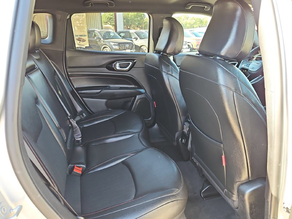 Used 2025 Jeep Compass Trailhawk AWD/4WD image 27