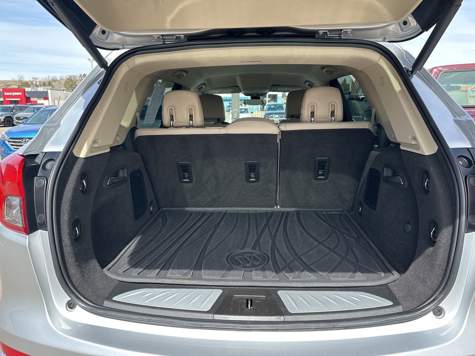 Used 2017 Buick Envision Premium image 28