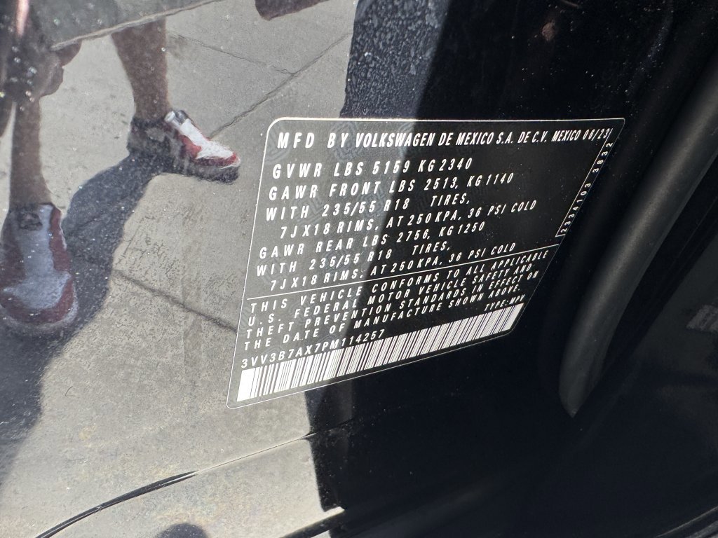 Used 2023 Volkswagen Tiguan SE image 43