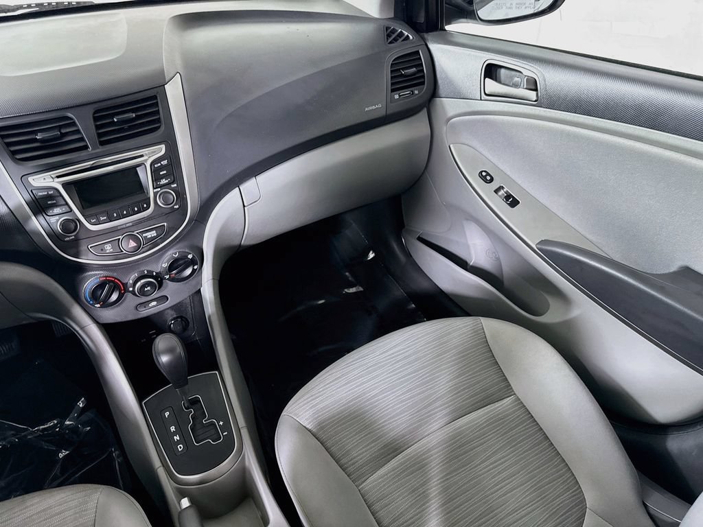 Used 2017 Hyundai Accent SE FWD image 21