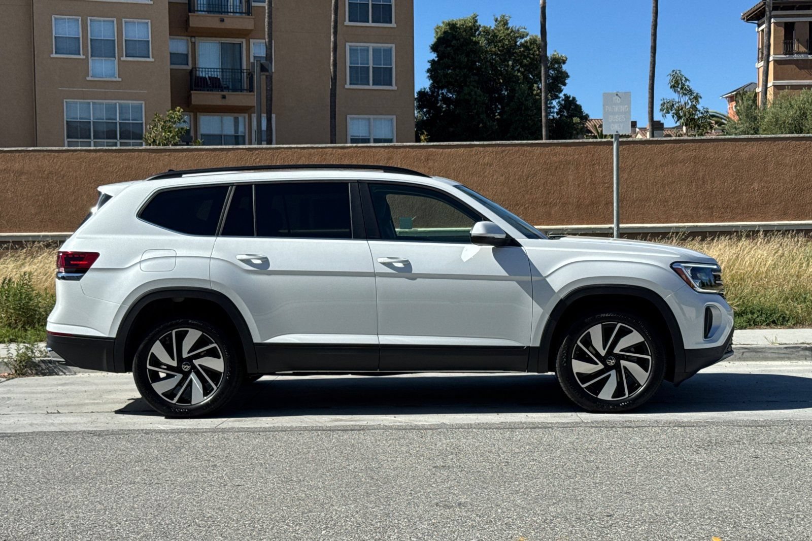 New 2026 Volkswagen Atlas SE AWD/4WD image 3