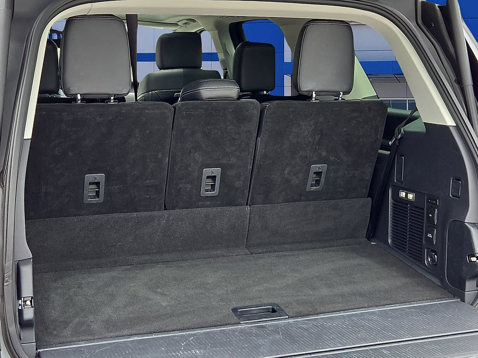 Used 2025 Ford Expedition Platinum AWD/4WD image 8