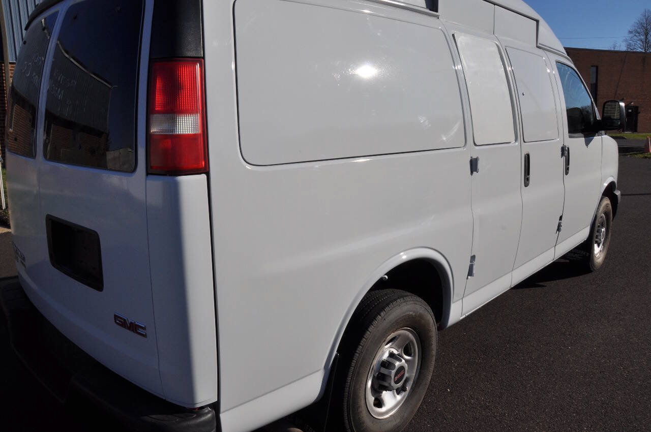 Used 2015 GMC Savana 2500 LS w/ Cold Climate Package RWD image 9