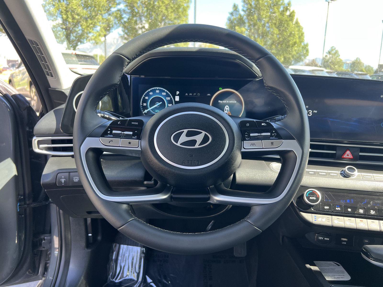 Certified 2026 Hyundai Elantra Limited FWD image 7