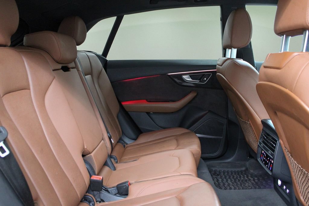 Used 2019 Audi Q8 Premium Plus w/ Premium Plus AWD/4WD image 26