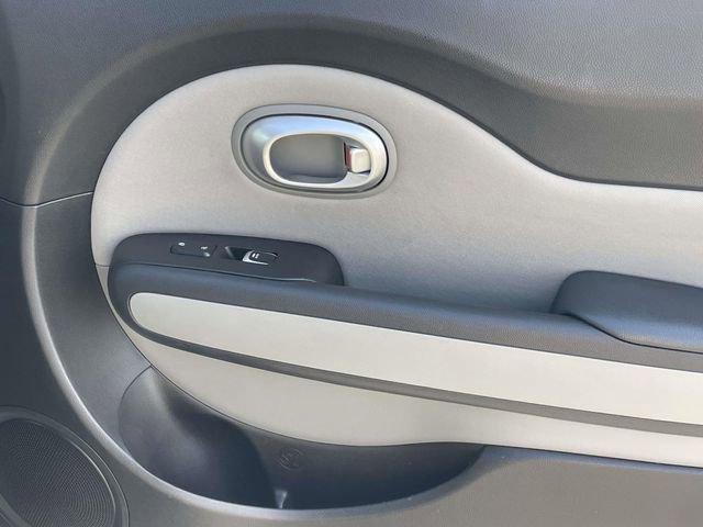 Used 2017 Kia Soul + image 12