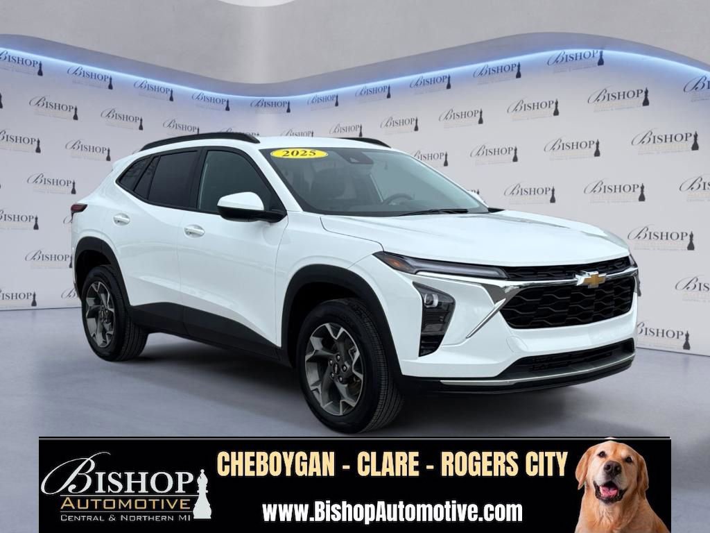 Used 2025 Chevrolet Trax LT w/ LT Convenience Package FWD image 24