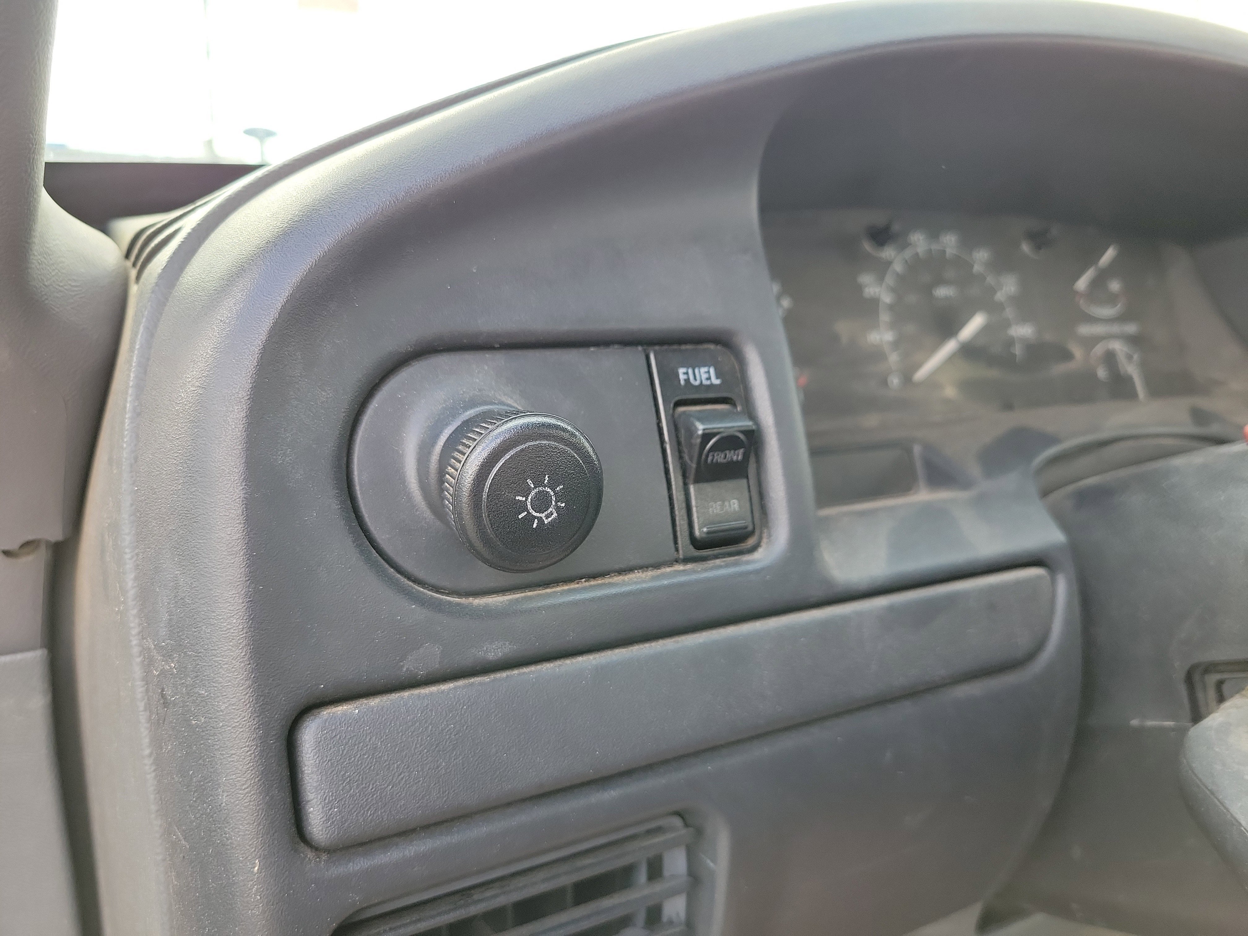 Used 1992 Ford F450 2WD Regular Cab Super Duty image 25