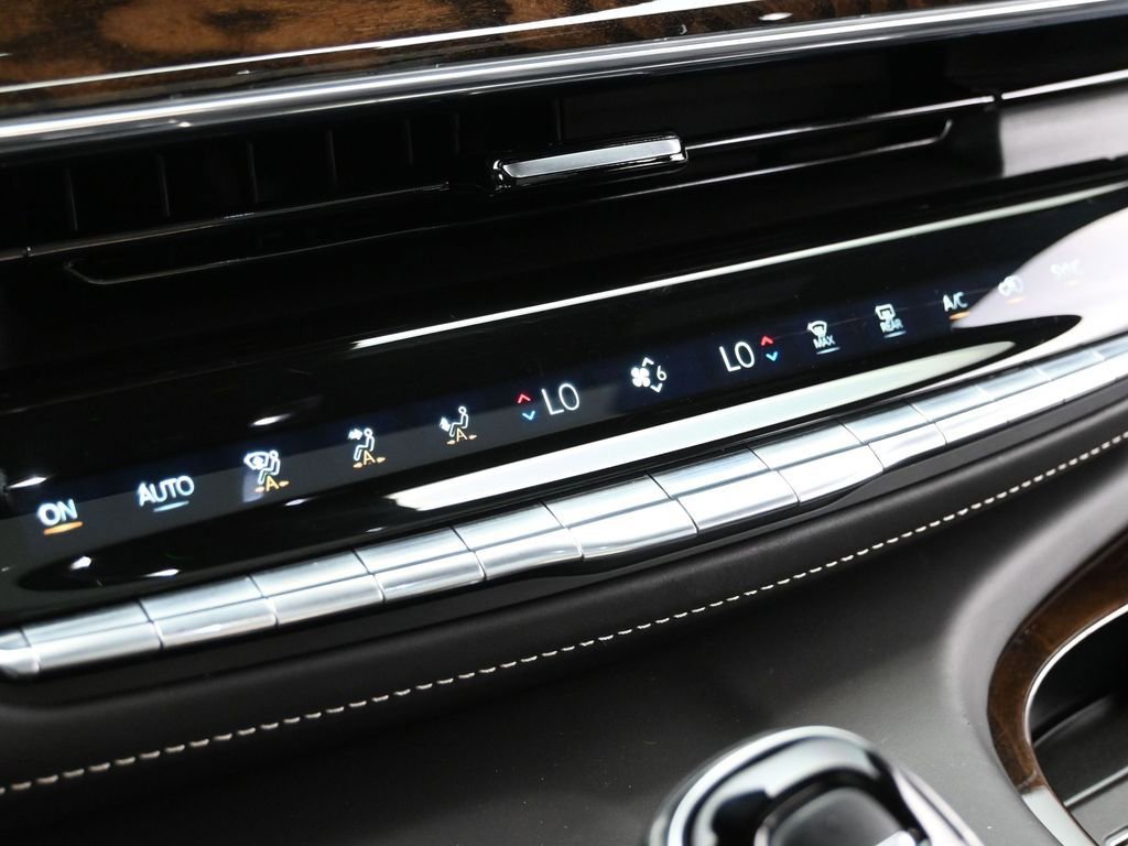 Used 2023 Cadillac Escalade Sport Platinum w/ Heavy-Duty Trailer Package image 17