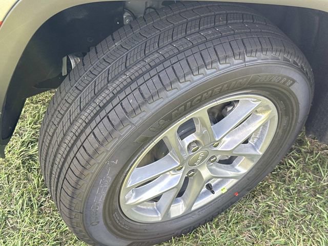 New 2025 Jeep Grand Cherokee Laredo X w/ Trailer Tow Package image 20