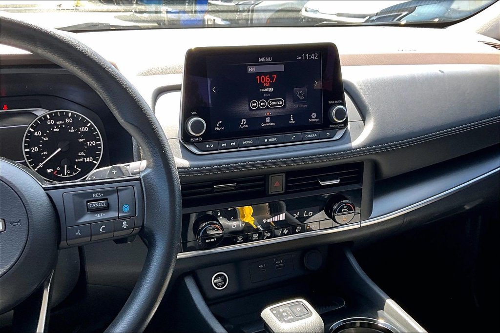 Used 2023 Nissan Rogue SV FWD image 8
