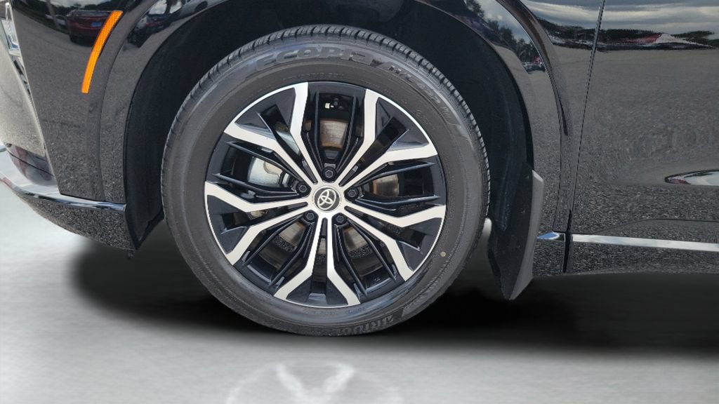 Certified 2025 Toyota Crown Signia AWD/4WD image 25