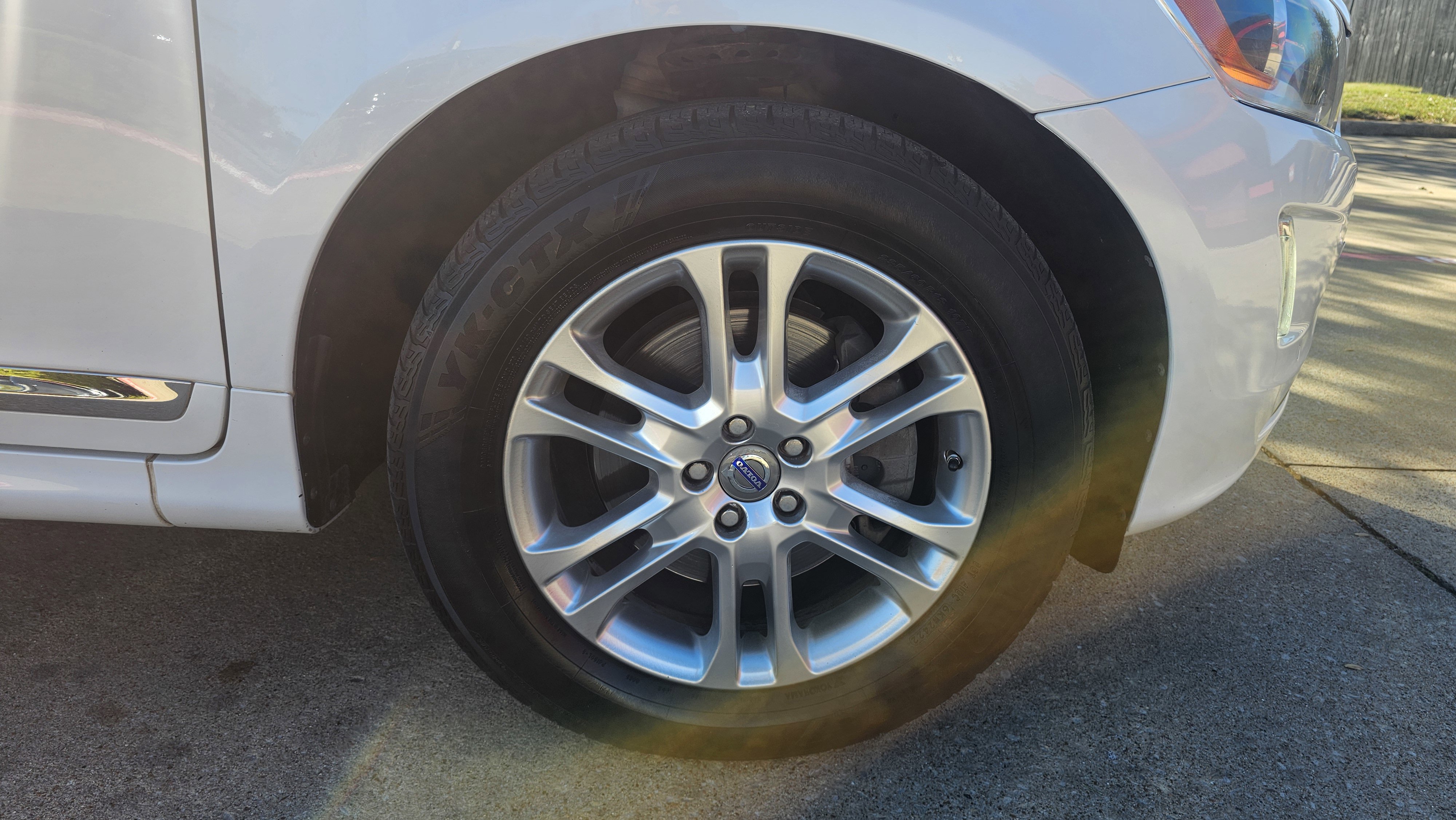 Used 2015 Volvo XC60 T5 Platinum image 17