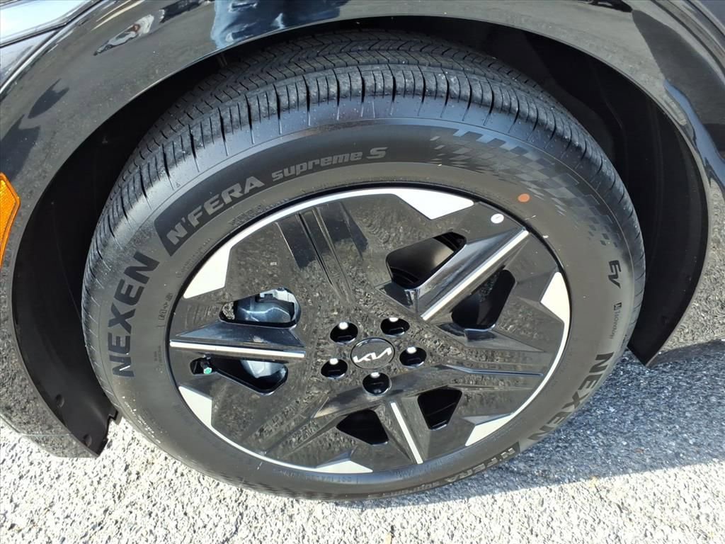 New 2025 Kia EV6 Wind image 14