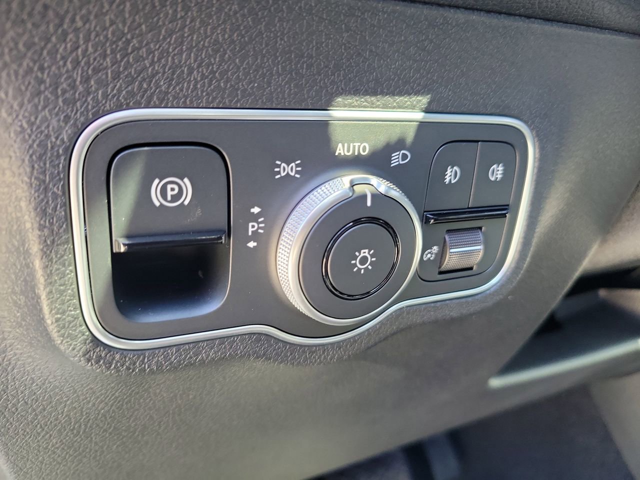 New 2026 Mercedes-Benz GLB 250 image 23