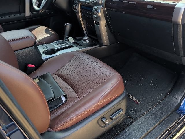 Used 2016 Toyota 4Runner Limited AWD/4WD image 9