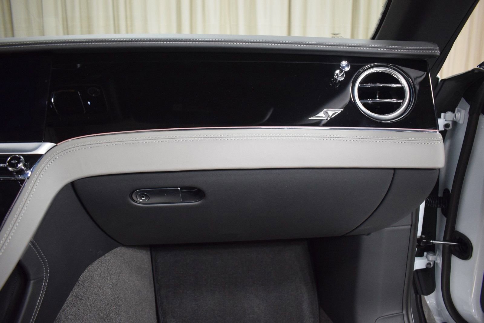 New 2024 Bentley Continental GT S image 28