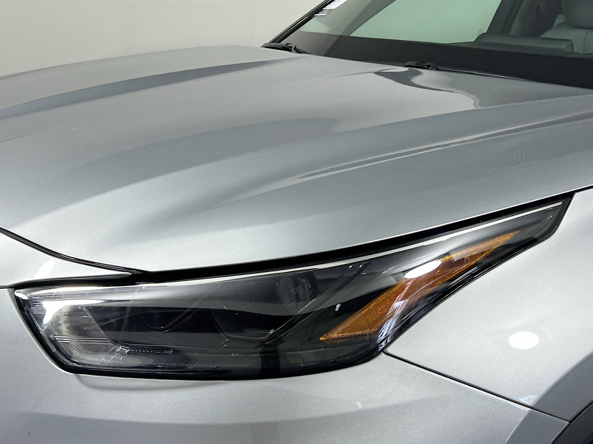 Used 2023 Toyota Highlander LE image 11