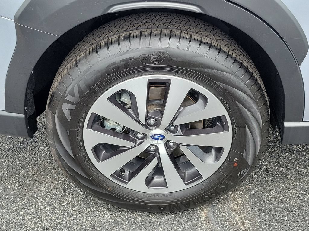 Certified 2025 Subaru Outback Premium AWD/4WD image 7